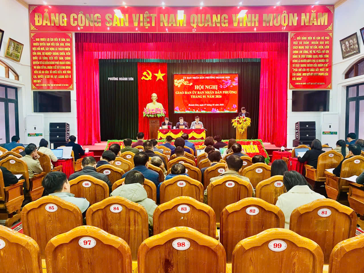 Ủy ban nhân dân phường tổ chức hội nghị giao ban tháng 01/2026