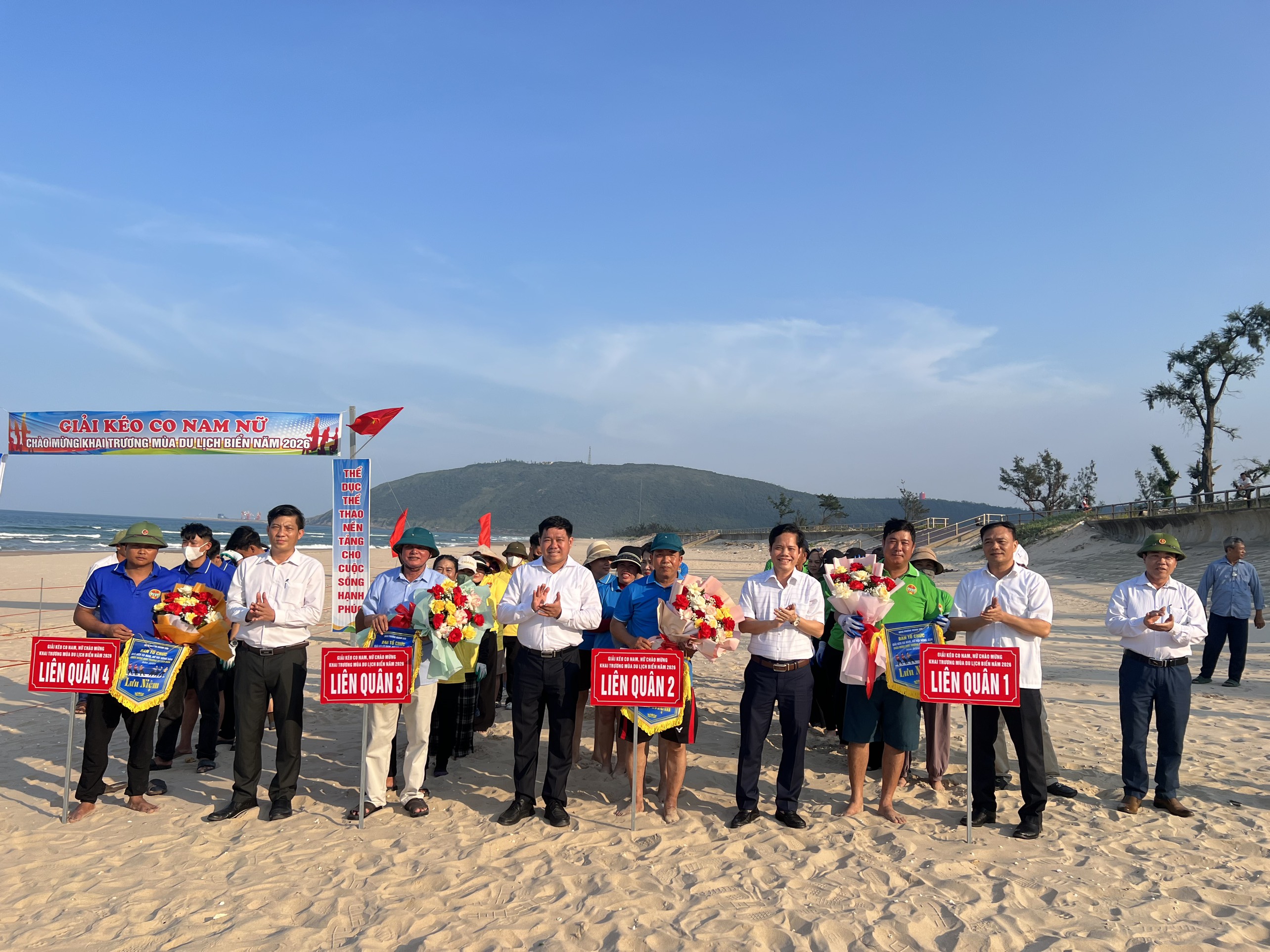 Sôi nổi giải Kéo co – chào mừng khai trương mùa du lịch biển phường Hoành Sơn năm 2026