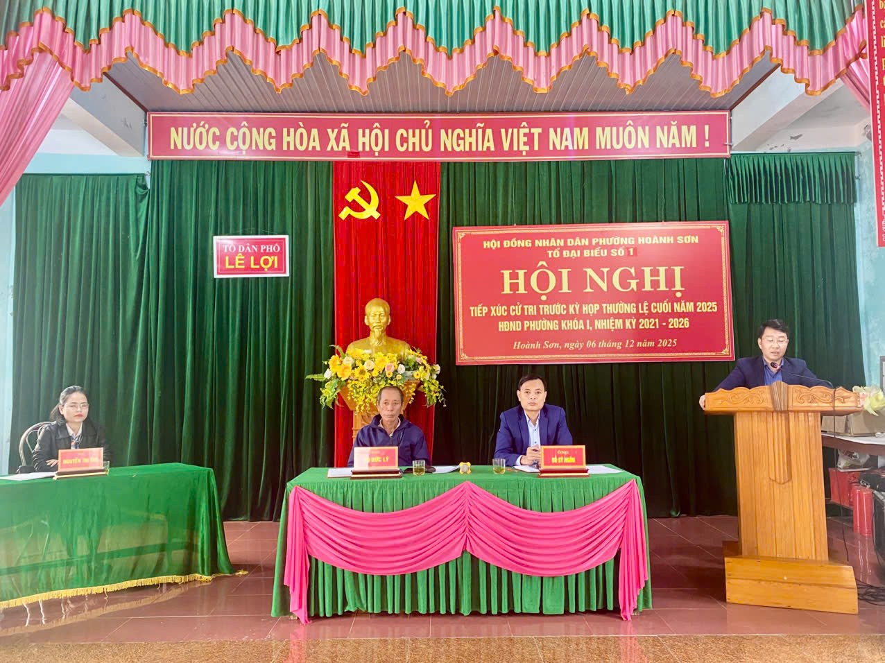 Hội đồng nhân dân phường Hoành Sơn khóa I, nhiệm kỳ 2021-2026 tổ chức hội nghị tiếp xúc cử tri trước Kỳ họp thường lệ cuối năm 2025