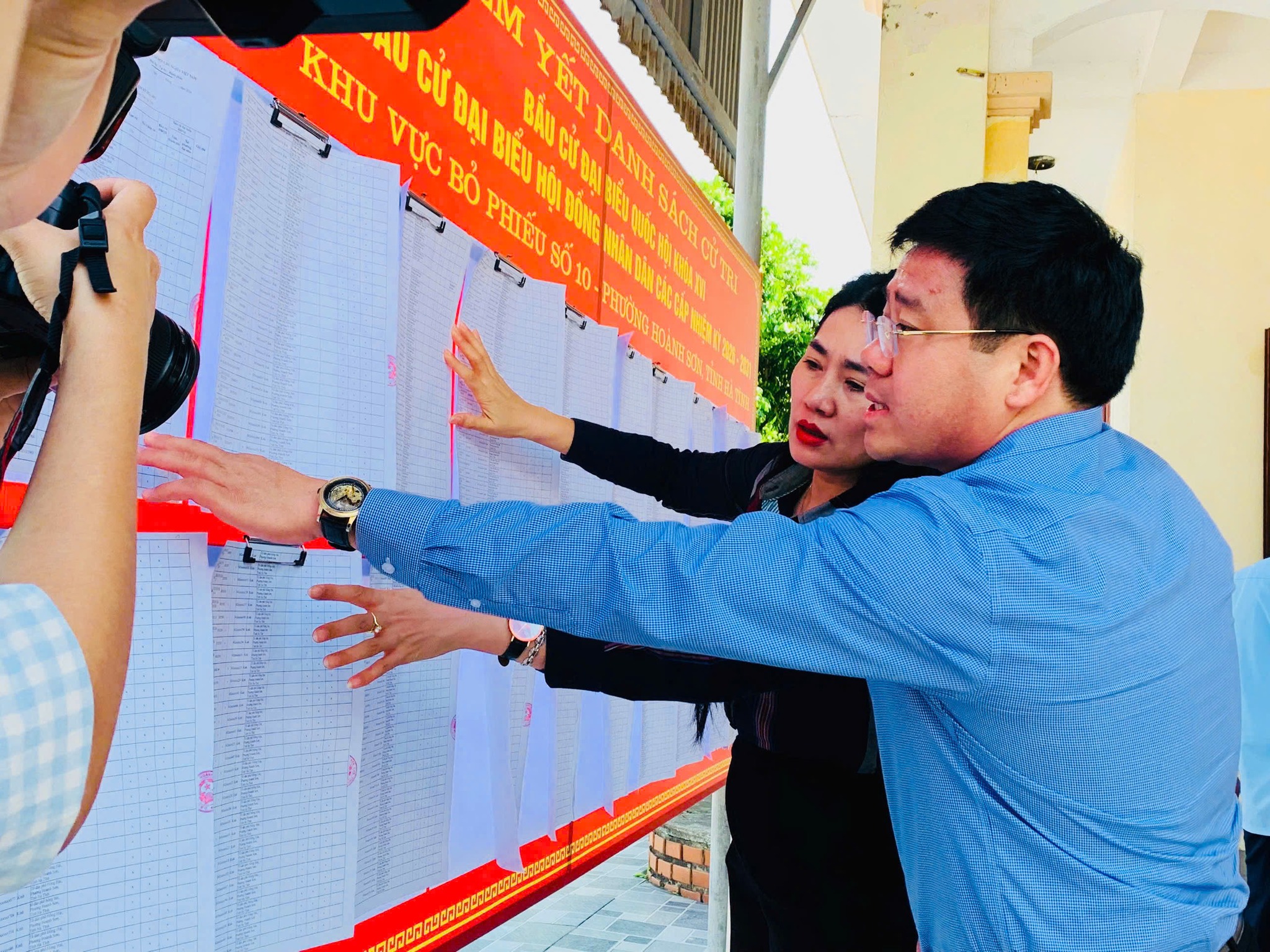  Đồng chí Nguyễn Thị Việt Hà - Phó Chủ tịch HĐND tỉnh, Ủy viên Ủy ban Bầu cử tỉnh Kiểm tra công tác chuẩn bị Bầu cử trên địa bàn phường Hoành Sơn