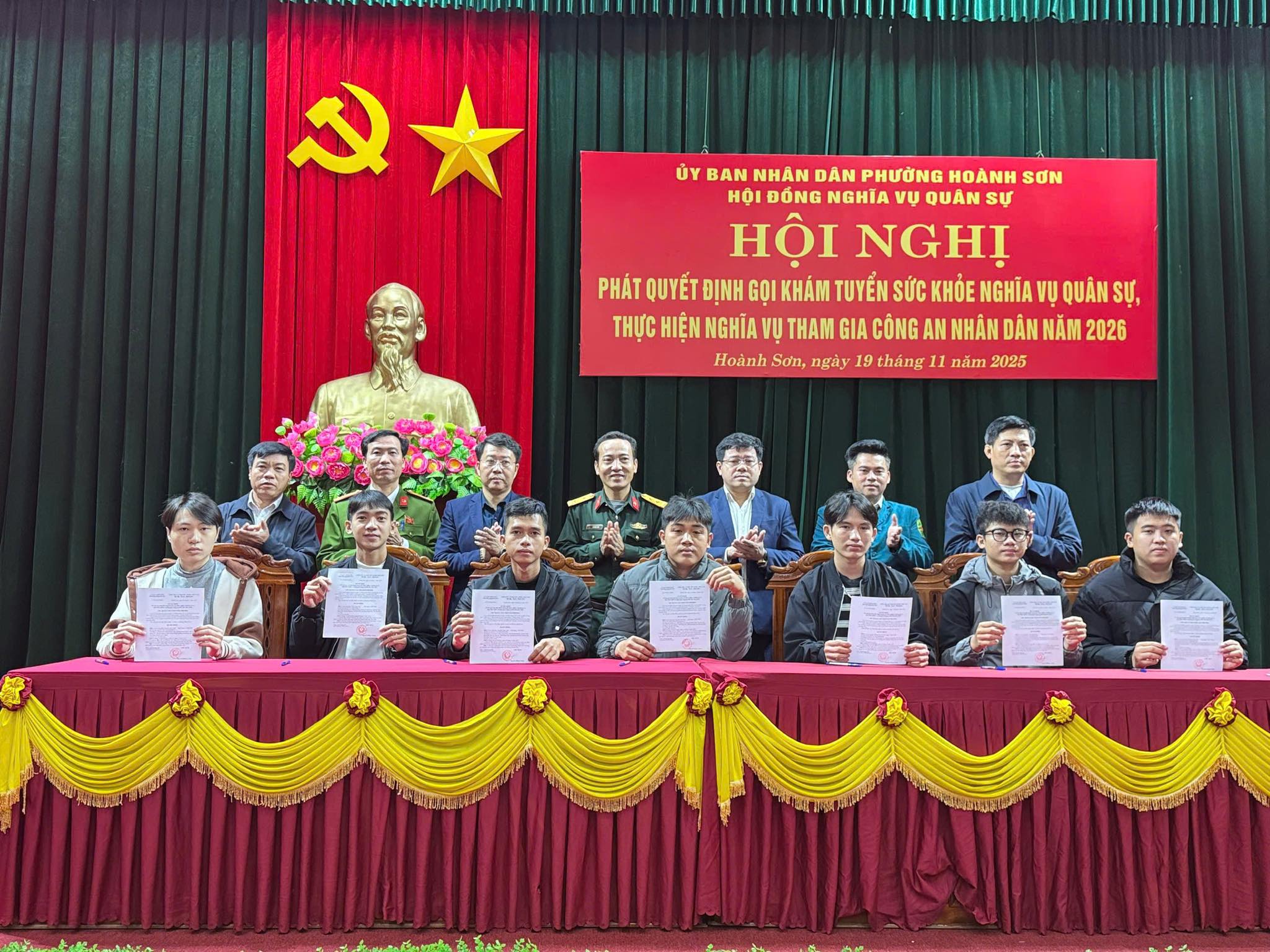 Phường Hoành Sơn phát Quyết định gọi khám tuyển nghĩa vụ Quân sự và tham gia nghĩa vụ CAND năm 2026