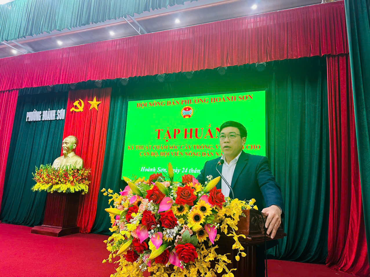 Hội  nông dân phường Hoành Sơn tổ chức hội nghị tập huấn kỷ thuật chăm sóc cây trồng, vật nuôi cho cán bộ và hội viên nông dân. 