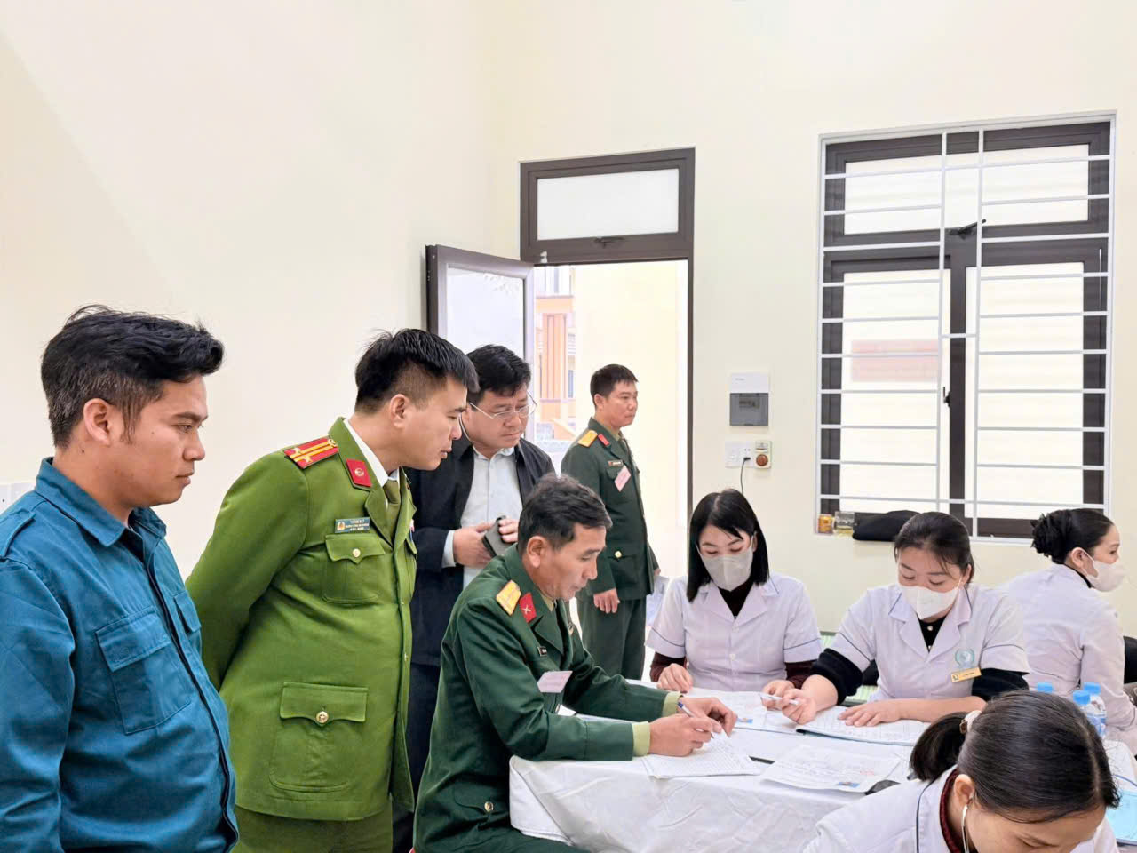 93 Công dân phường Hoành Sơn tham gia khám sức khỏe thực hiện nghĩa vụ quân sự và tham gia công an Nhân dân năm 2026