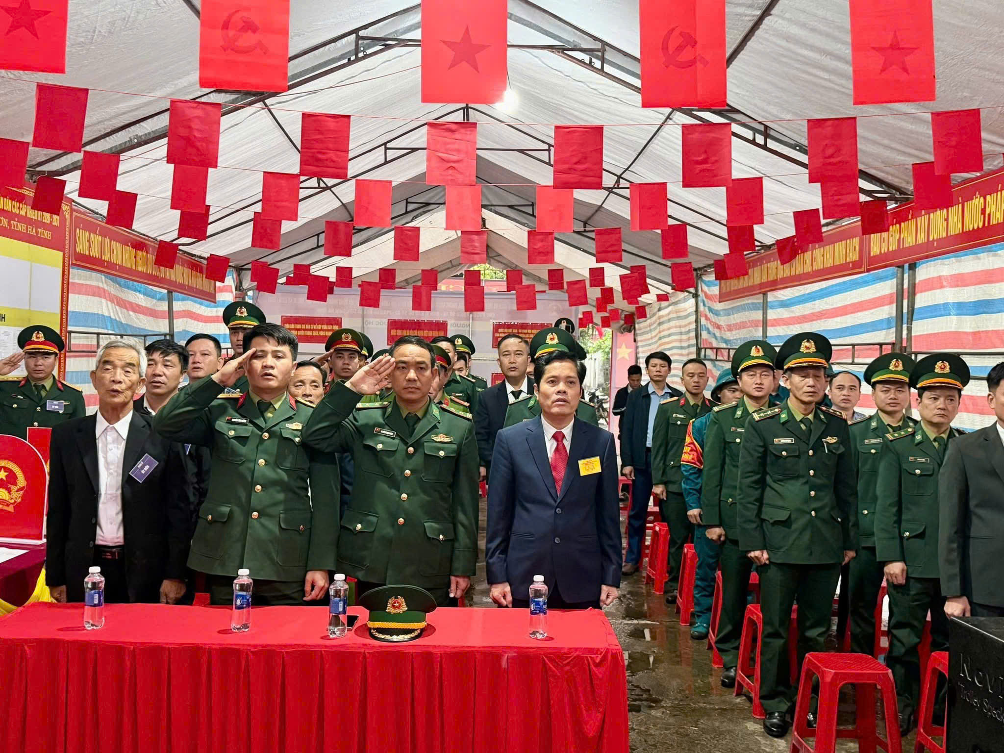 Gần 10.7 nghìn cử tri phường Hoành Sơn hào hứng tham gia thực hiện quyền công dân trong ngày bầu cử 15/3