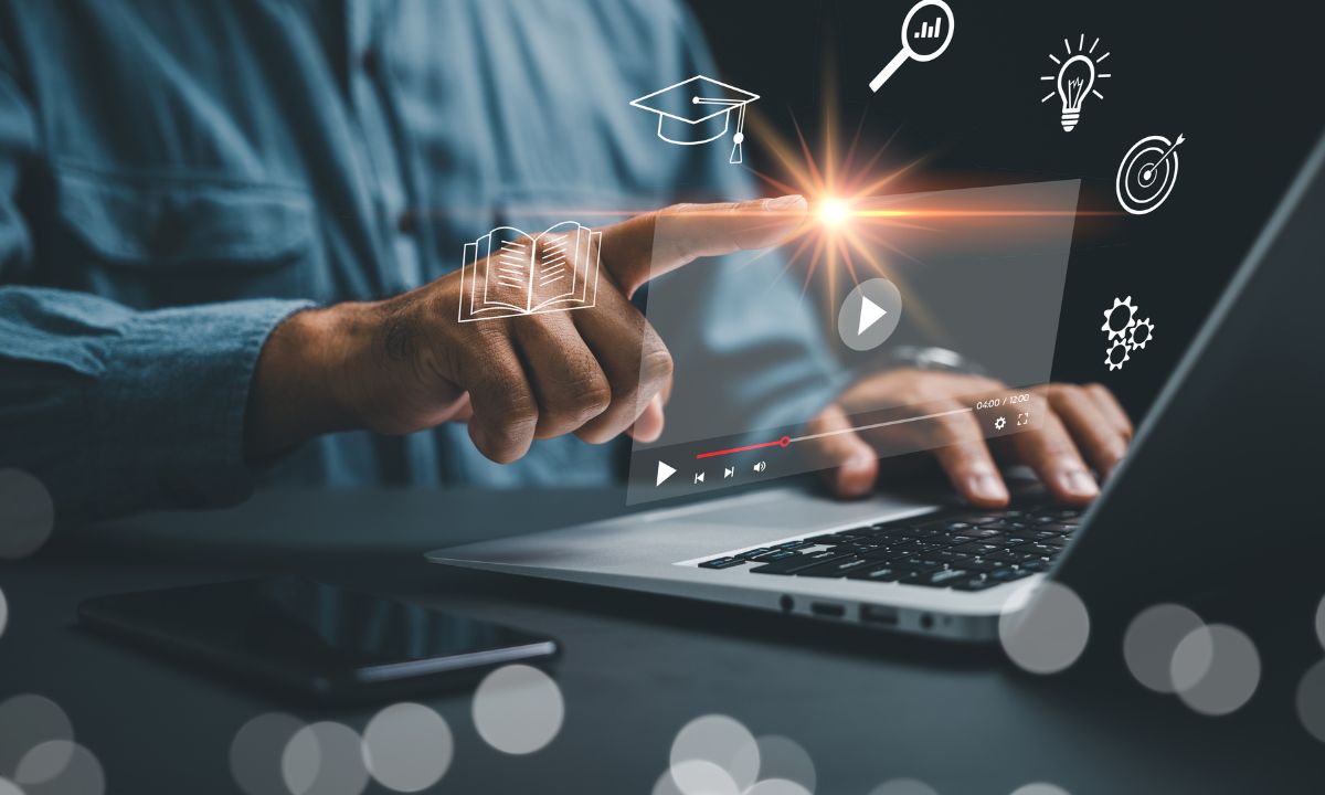 Hết năm 2026, 100% cán bộ, công chức, viên chức phải có kỹ năng số, sử dụng tốt nền tảng số