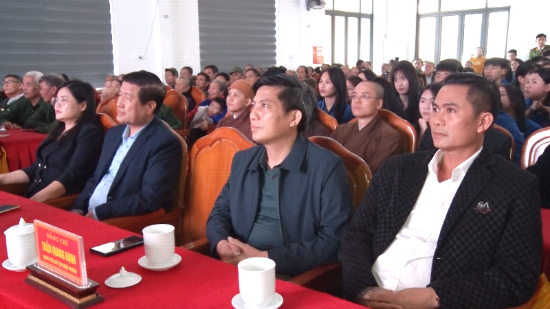 Phường Hoành Sơn tổ chức sinh hoạt tuyên truyền, giáo dục đạo đức cách mạng qua bộ phim “Mưa Đỏ” 