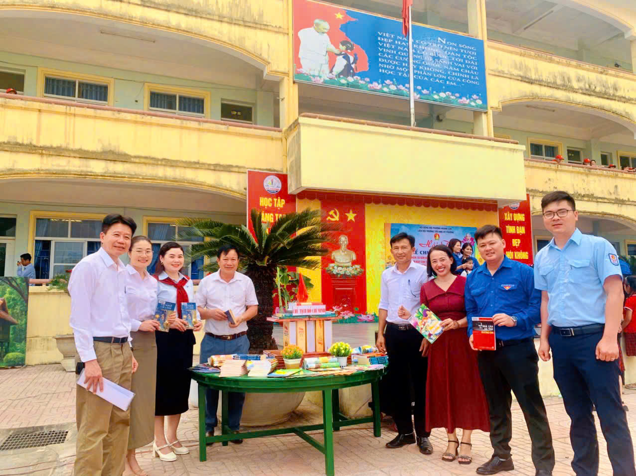 đb dọc s&aacute;ch..jpg