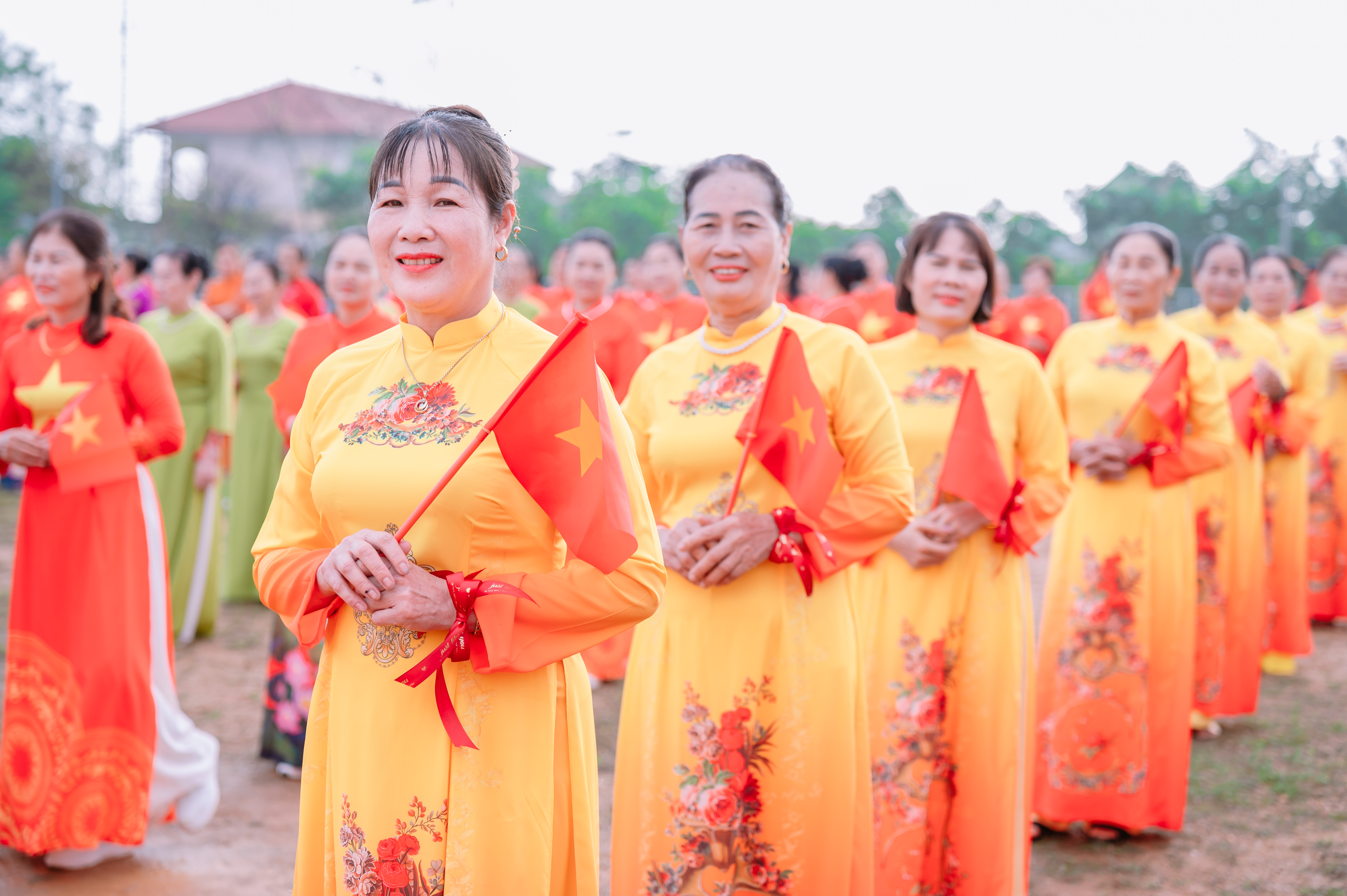 Hội LHPN phường Hoành Sơn tổ chức Lễ Mít tinh và đồng diễn dân vũ chào mừng các ngày lễ lớn