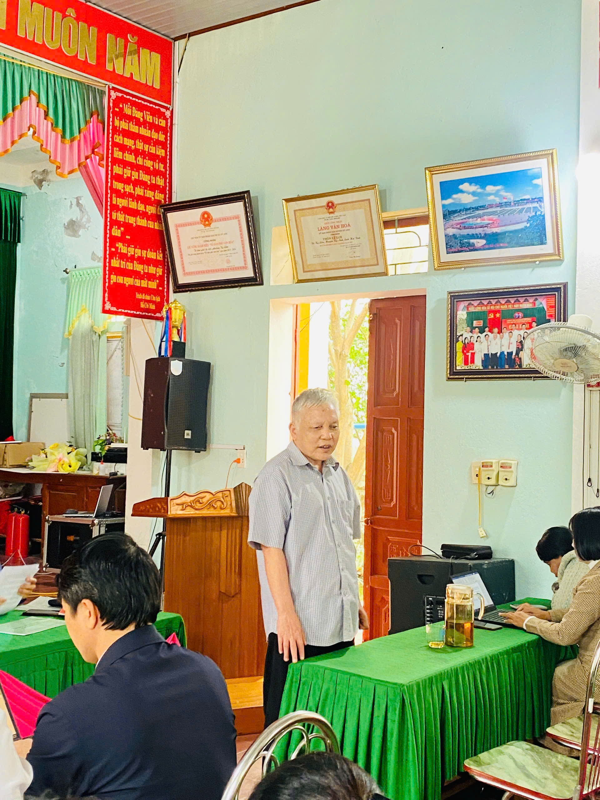 Nhiều ý kiến đóp góp giải pháp nâng cao năng lực lãnh đạo của cấp ủy, chi bộ của đảng viên tổ dân phố Lê Lợi