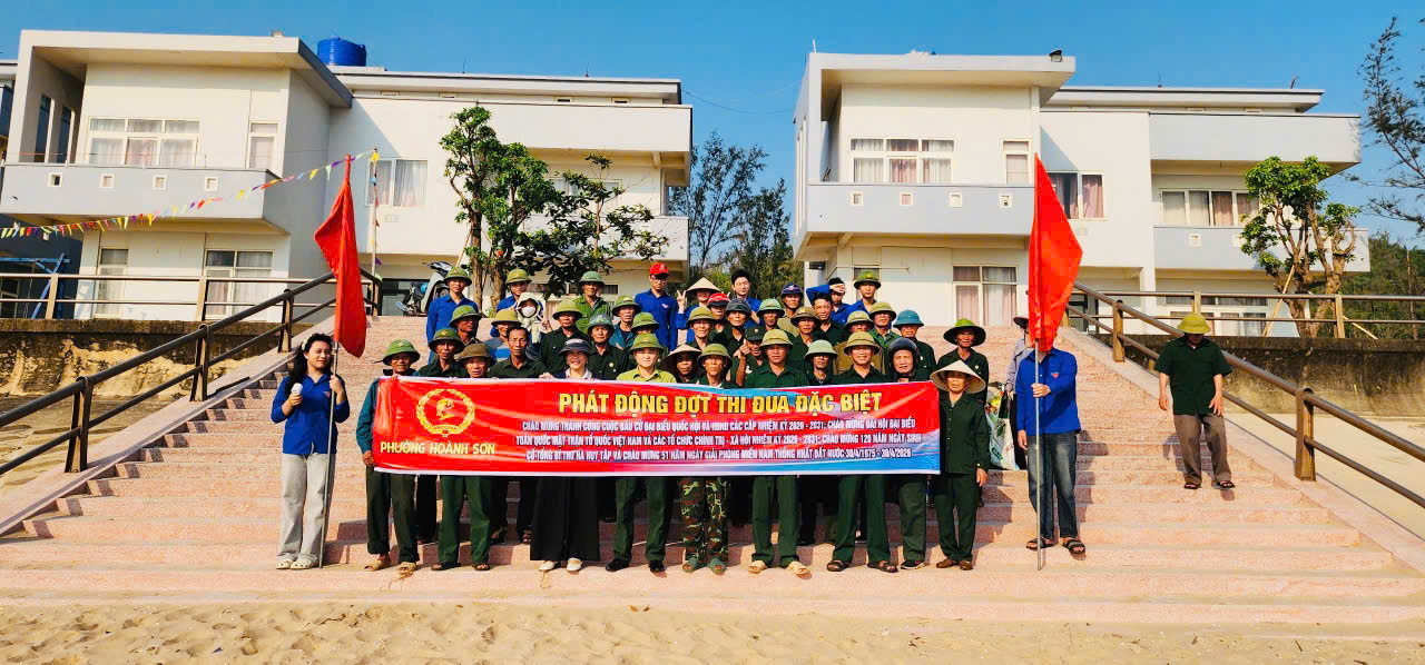 Ủy ban Mặt trận Tổ quốc Việt Nam phường Hoành Sơn phát động đợt thi đua đặc biệt ra quân tổng dọn vệ sinh môi trường và tặng thẻ BHYT cho các đối tượng có hoàn cảnh khó khăn. 