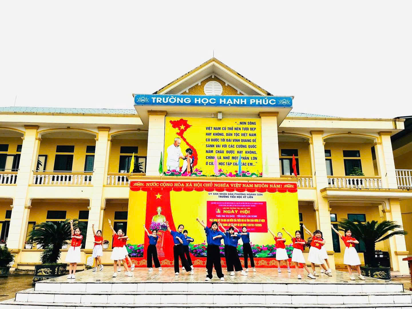 Thiếu nhi trường Tiểu học Kỳ Liên chung nhịp cùng ngày hội lớn