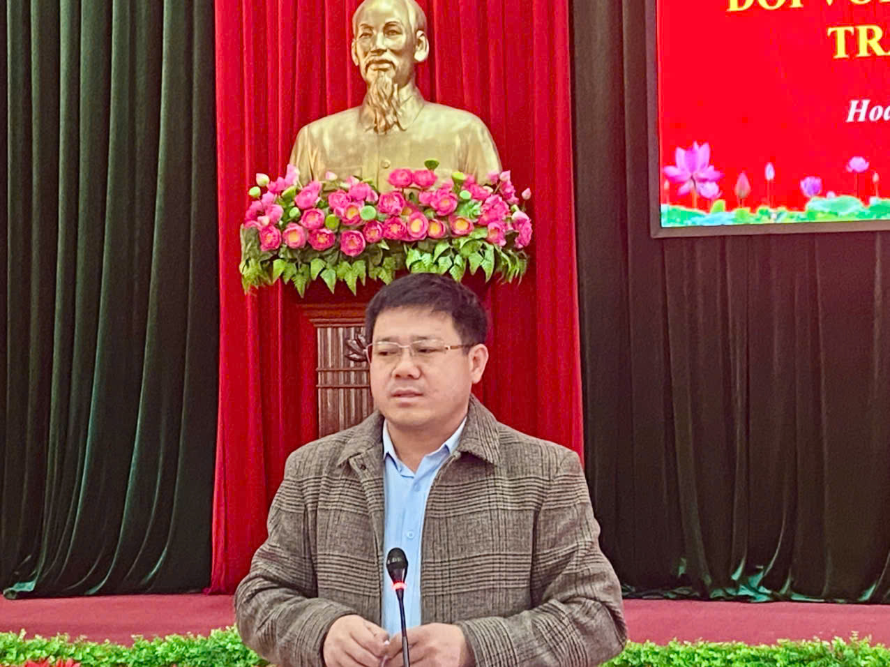 Chủ tịch Ủy ban nhân dân phường làm việc với các hộ chăn nuôi trâu, bò trên địa bàn