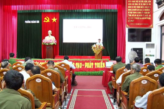  UBND phường Hoành Sơn tổ chức Lễ công bố Quyết định thành lập, ra mắt Đội dân phòng và giao ban lực lượng tham gia bảo vệ an ninh, trật tự ở cơ sở.