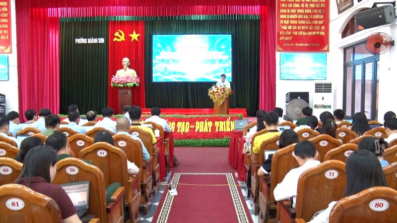 UBND phường Hoành Sơn tổ chức Hội nghị phát động hưởng ứng “Ngày Công dân số Việt Nam” và tập huấn ứng dụng trí tuệ nhân tạo (AI) trong công tác quản lý, điều hành. 