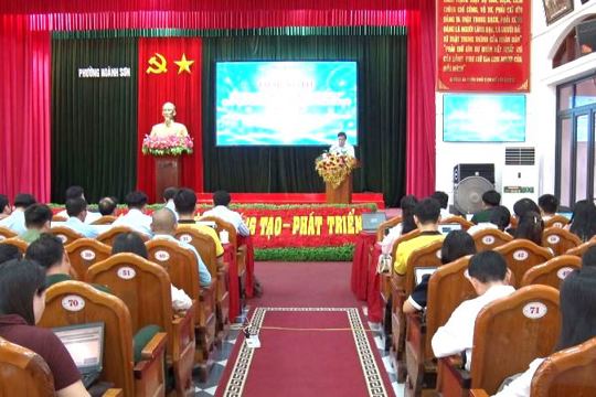 UBND phường Hoành Sơn tổ chức Hội nghị phát động hưởng ứng “Ngày Công dân số Việt Nam” và tập huấn ứng dụng trí tuệ nhân tạo (AI) trong công tác quản lý, điều hành. 