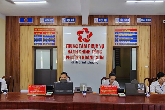 Đẩy mạnh cải cách hành chính gắn với ủy quyền chứng thực tại Trung tâm Phục vụ hành chính công phường Hoành Sơn 