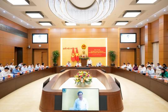 Bộ Chính trị đồng ý phân quyền cho đô thị đặc biệt trong xây dựng thể chế 