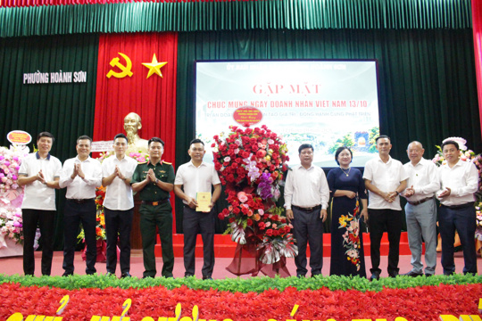 Phường Hoành Sơn gặp mặt, tri ân cộng đồng doanh nghiệp, doanh nhân nhân Ngày Doanh nhân Việt Nam 13/10