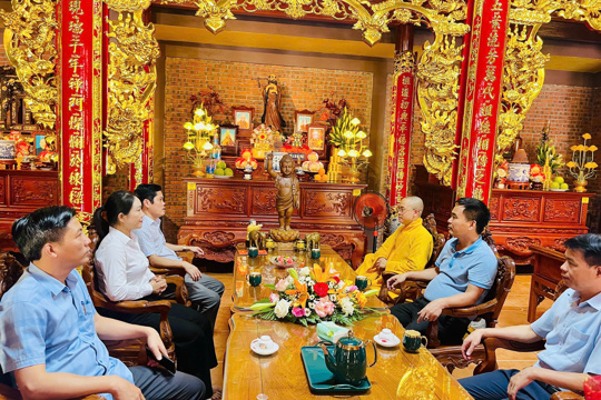 Lãnh đạo phường Hoành Sơn thăm, chúc mừng các cơ sở Phật giáo  nhân Đại lễ Phật đản năm 2026