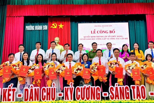 Phường Hoành Sơn công bố các quyết định sau sắp xếp cơ sở giáo dục công lập