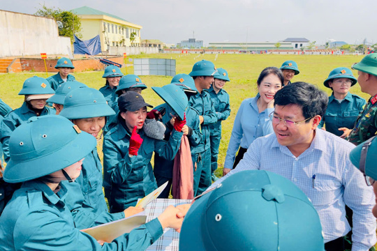 Lãnh đạo phường kiểm tra, động viên lực lượng dân quân huấn luyện năm thứ nhất năm 2026 