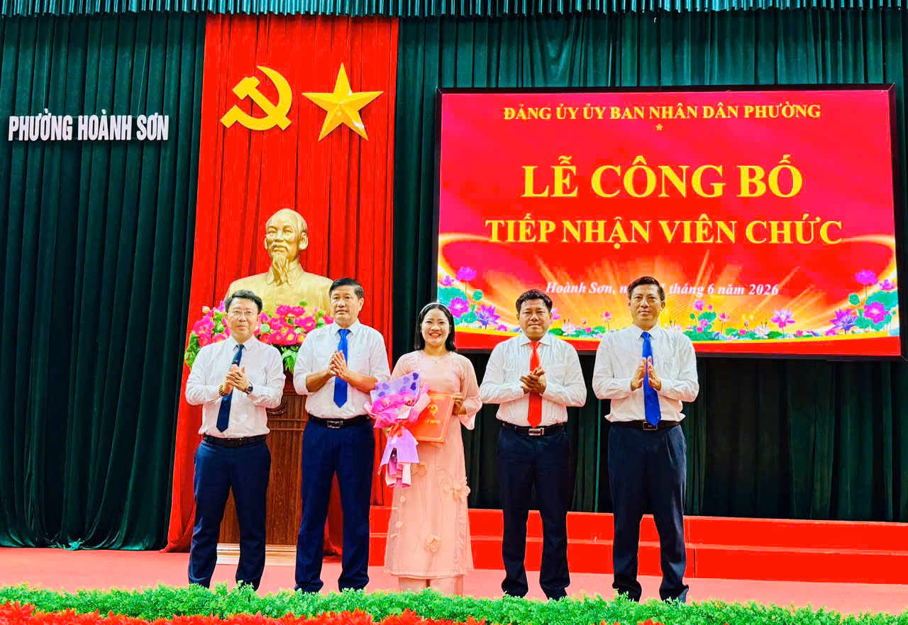Đảng ủy UBND phường Hoành Sơn tổ chức Lễ chào cờ tháng 6 năm 2026