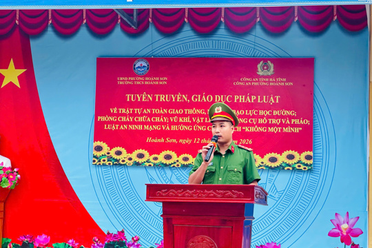 Trang bị kiến thức pháp luật cho học sinh ngay từ đầu năm học