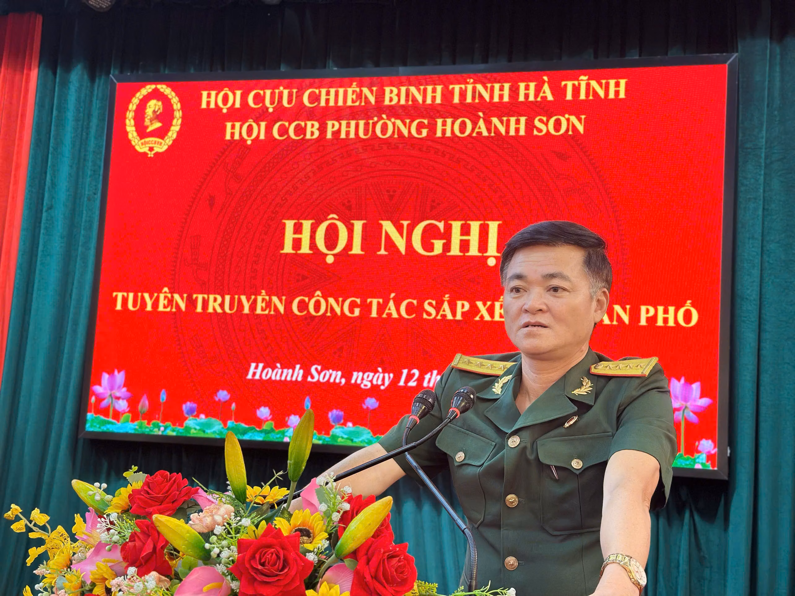 Hội cựu chiến binh phường Hoành Sơn tích cực tuyên truyền, vận động nhân dân thực hiện chủ trương sắp xếp tổ dân phố