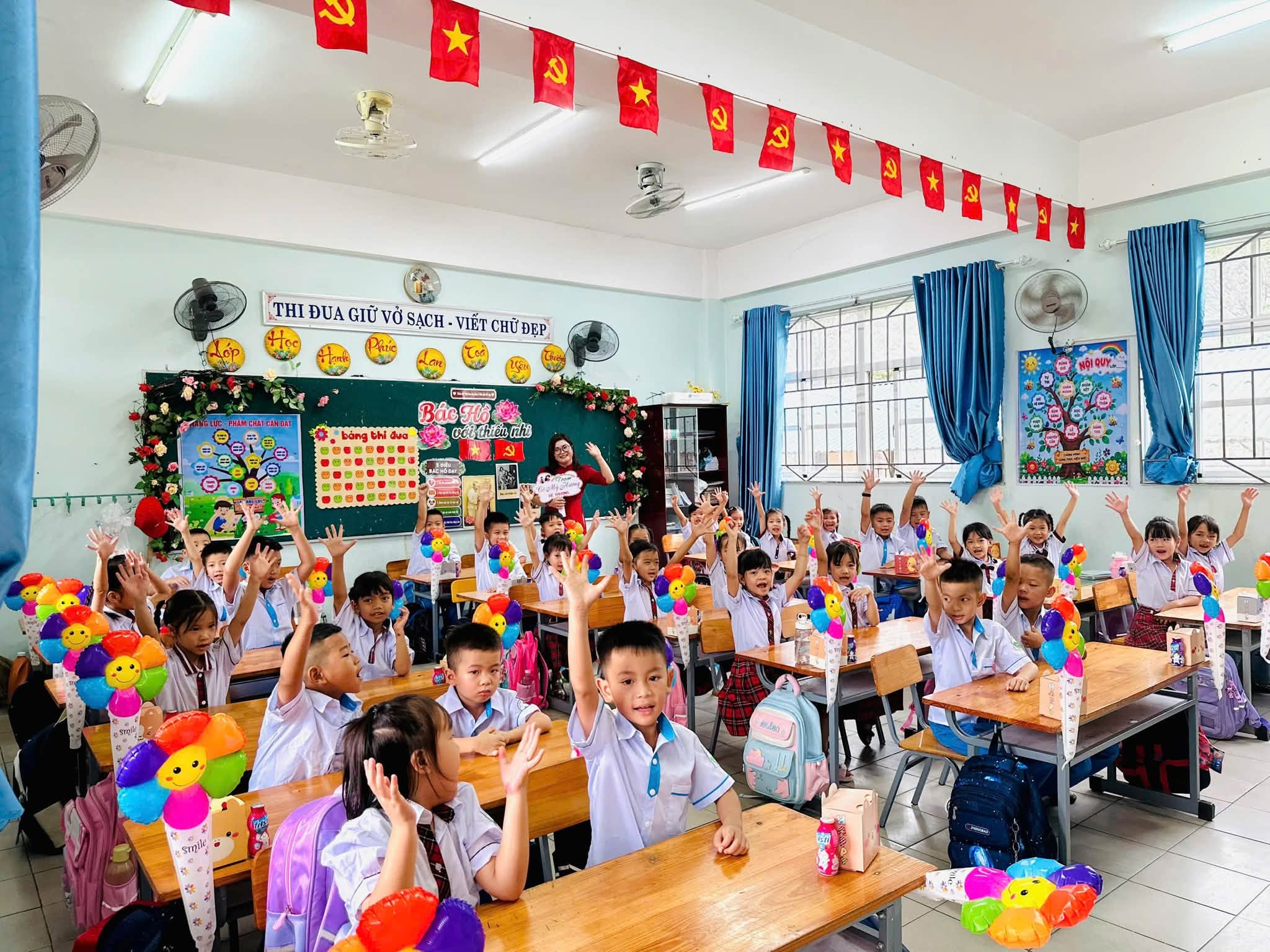 Rộn ràng ngày tựu trường - Chào đón những mầm xanh lớp 01 tại các Trường học tại phường Hoành Sơn