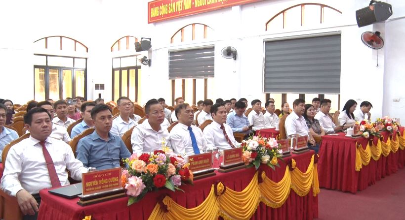 Chiều 11/10/2026, UBND phường Hoành Sơn tổ chức gặp mặt doanh nghiệp, doanh nhân nhân kỷ niệm 22 năm Ngày Doanh nhân Việt Nam (13/10/2004 – 13/10/2026).