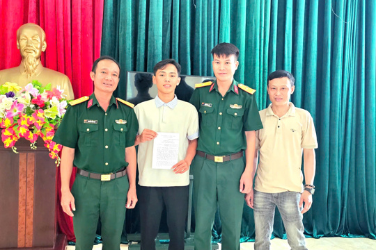 Tấm gương sáng thanh niên tình nguyện tham gia sơ khám nghĩa vụ quân sự "TRÁCH NHIỆM BẮT ĐẦU TỪ NHỮNG HÀNH ĐỘNG THIẾT THỰC"