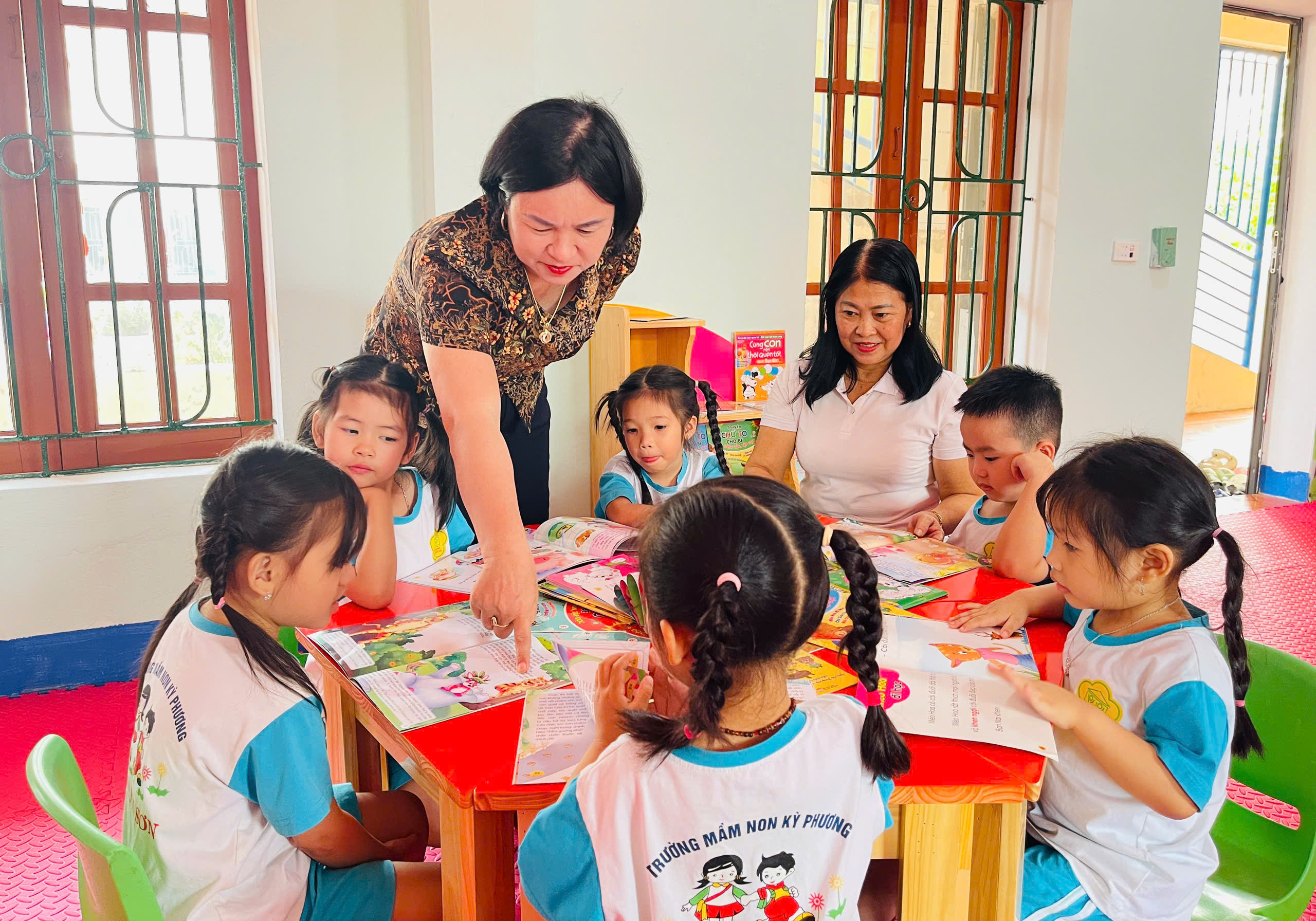 lớp 1.jpg