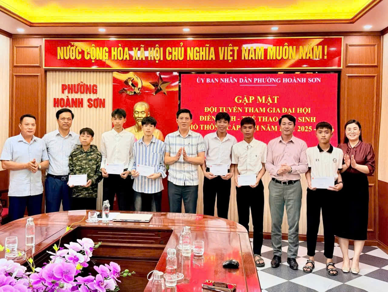 Gặp mặt đội tuyển tham gia Đại hội Điền kinh - Thể thao học sinh phổ thông cấp tỉnh năm học 2025-2026  