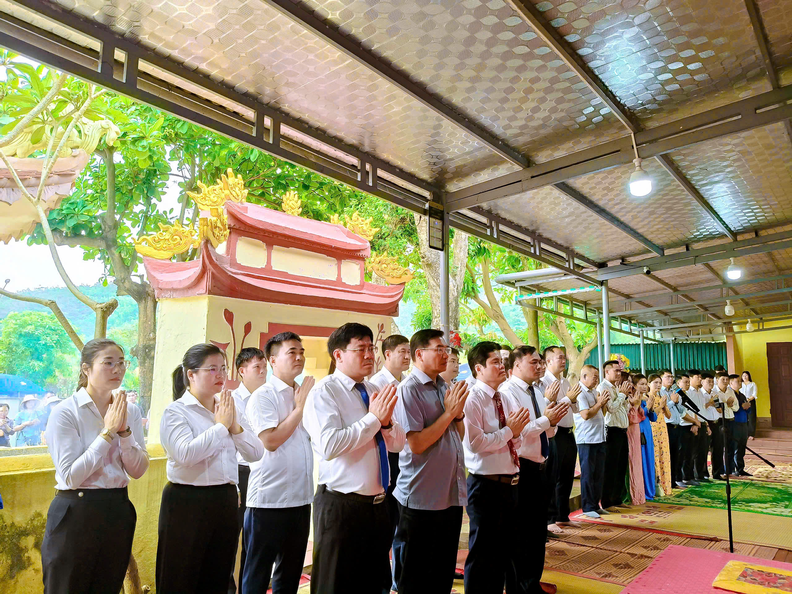th vụ.jpg