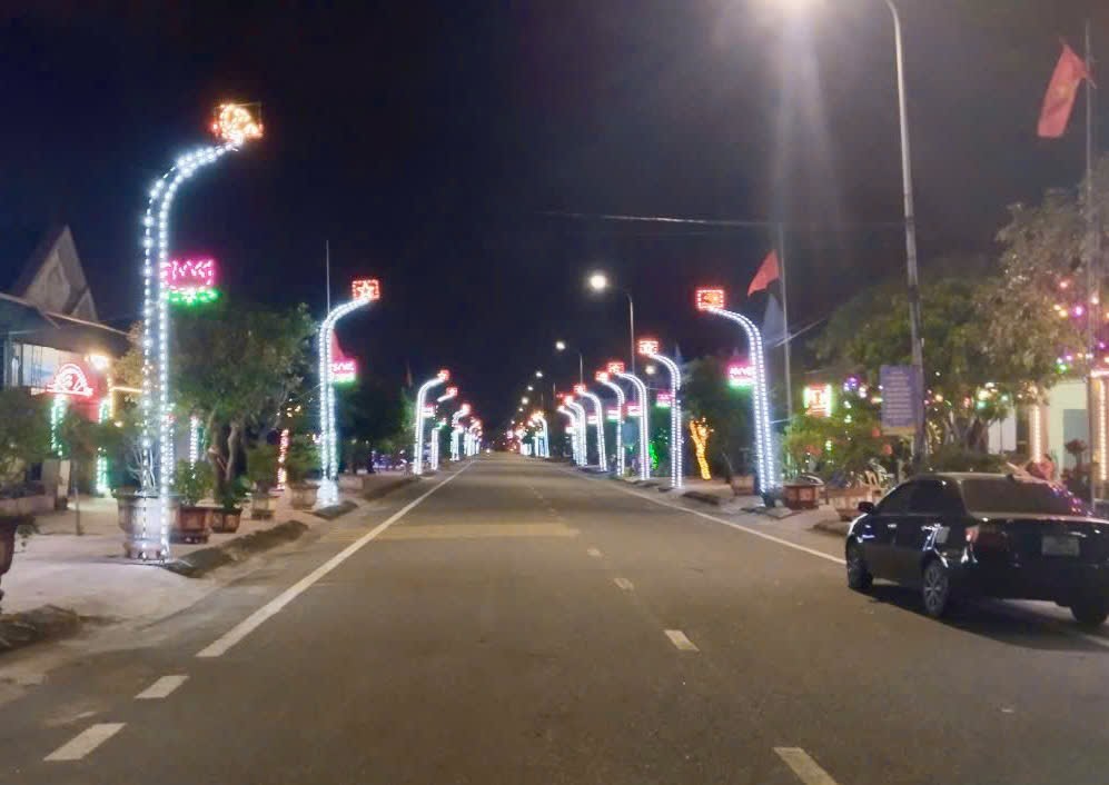 Tập trung phát động Nhân dân tham gia xây dựng tuyến đường “sáng - xanh - sạch - đẹp - an toàn” năm 2026 