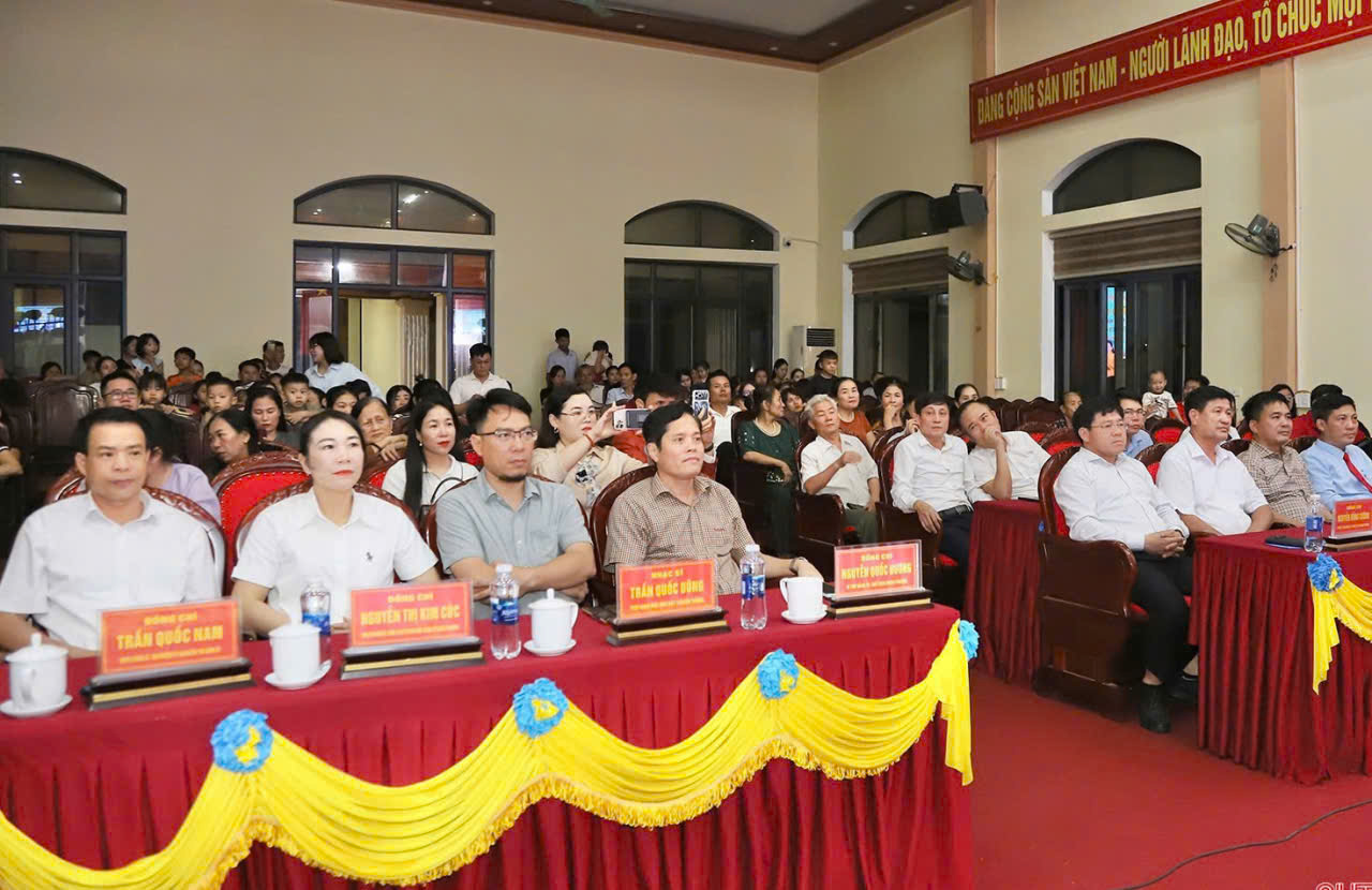 đại biểu.jpg